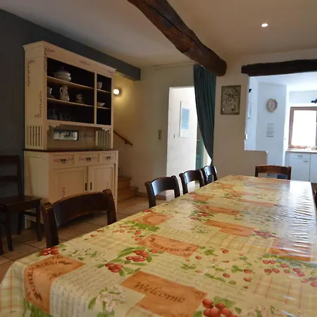 Casa vacanze Former In A Quiet Village, Cleaning Included